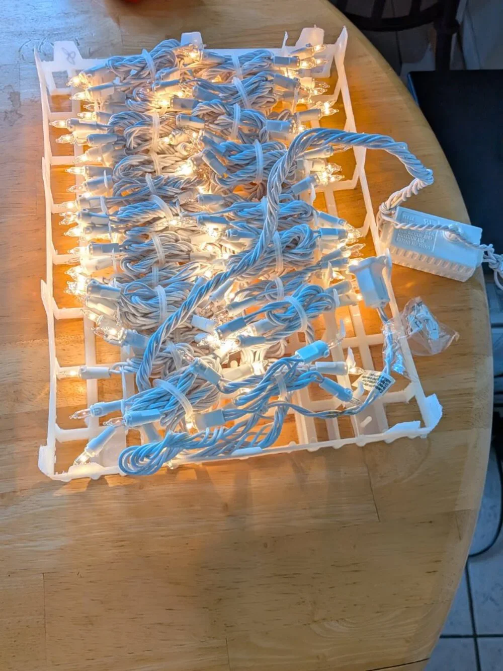 Vintage Sylvania 150 Clear Cascading Icicle Lights 12 Feet, Motion Control White